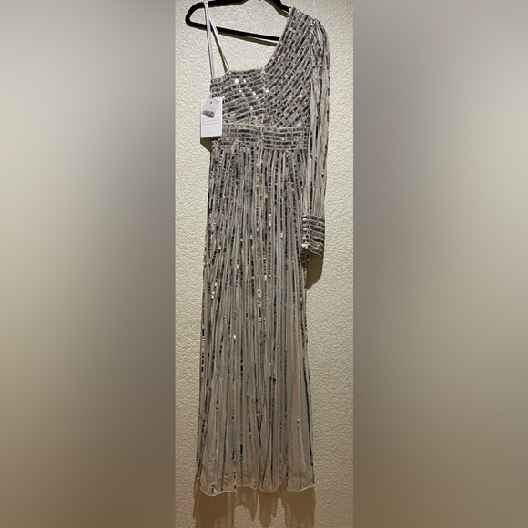 NWT Mac Duggal Asymmetrical One Shoulder Sequin Gown Platinum Size 6 - Picture 6 of 13